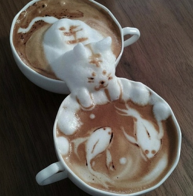 Koi latte art